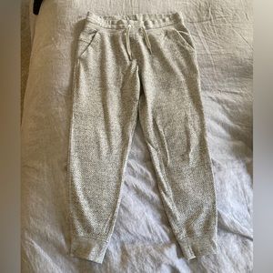 Lululemon jogger, size 10
